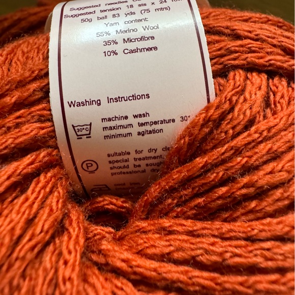 Wool, Microfiber & Cashmere Blend Yarn - 6 Skeins - Picture 2 of 4